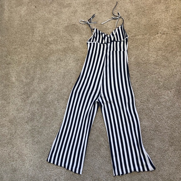 White and blue striped jumpsuit - Picture 2 of 5